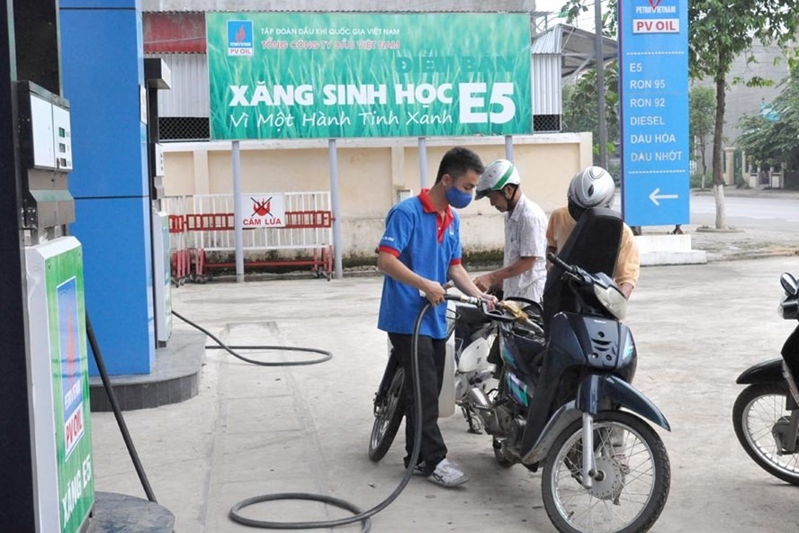 xang-e5-ban-dai-tra-xe-4-banh-co-man-ma-voi-xang-sinh-hoc